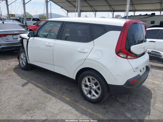 KIA SOUL LX 2022 KNDJ23AUXN7827715 Image 3