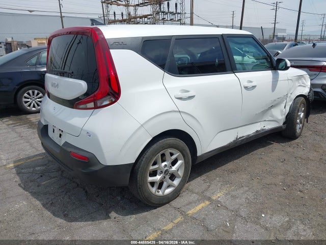 KIA SOUL LX 2022 KNDJ23AUXN7827715 Image 4