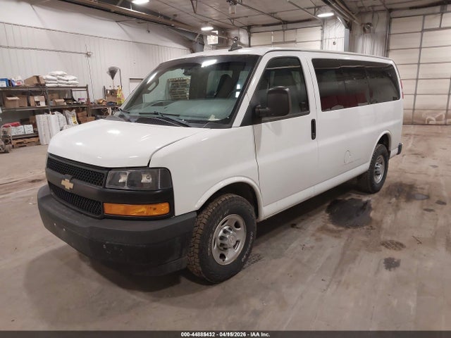 1GAWGEFG0J1274553 Chevrolet Express 2500 Ls