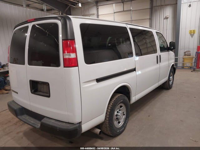 1GAWGEFG0J1274553 Chevrolet Express 2500 Ls