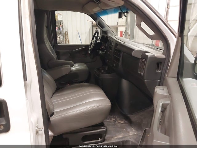 1GAWGEFG0J1274553 Chevrolet Express 2500 Ls