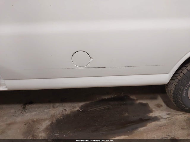 1GAWGEFG0J1274553 Chevrolet Express 2500 Ls