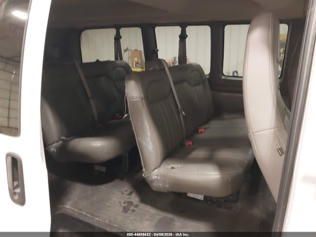 1GAWGEFG0J1274553 Chevrolet Express 2500 Ls
