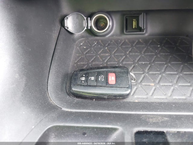 2T3C1RFV9NW202260 Toyota Rav4 Xle Premium