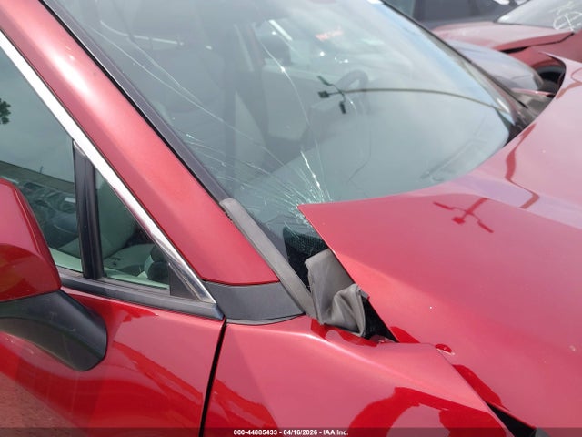 2T3C1RFV9NW202260 Toyota Rav4 Xle Premium