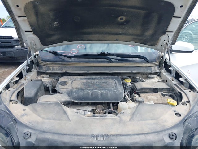 2019 Jeep Cherokee Latitude 4x4 მანქანა იყიდება აუქციონზე, vin: 1C4PJMCB7KD440230, აუქციონის ნომერი: 44885452