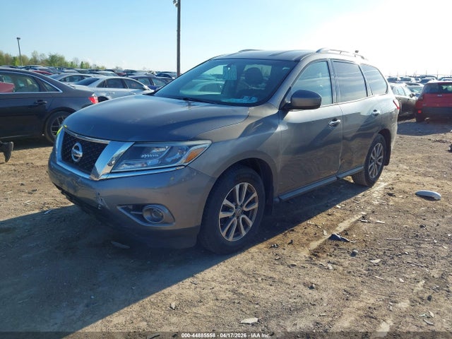 44885558 :رقم المزاد ، 5N1AR2MM4FC716566 vin ، 2015 Nissan Pathfinder S مزاد بيع