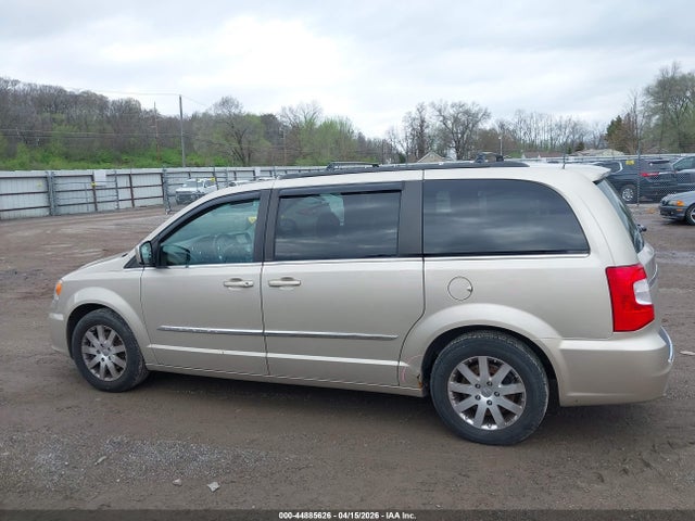 2013 Chrysler Town & Country Touring მანქანა იყიდება აუქციონზე, vin: 2C4RC1BGXDR563938, აუქციონის ნომერი: 44885626
