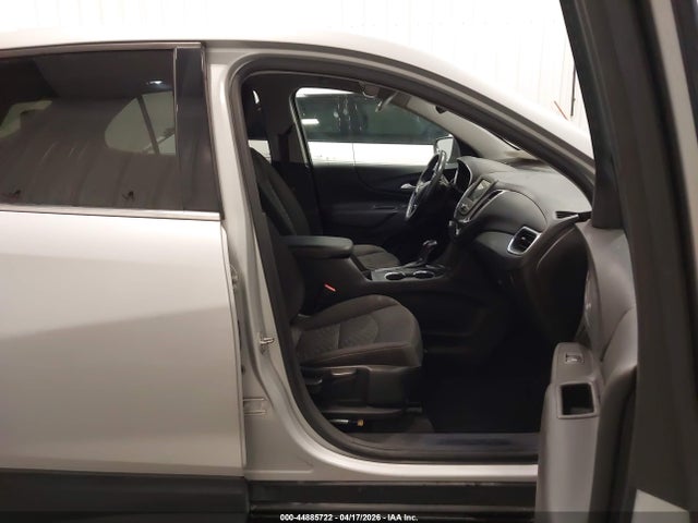 2GNAXUEV3K6270823 Chevrolet EQUINOX LT
