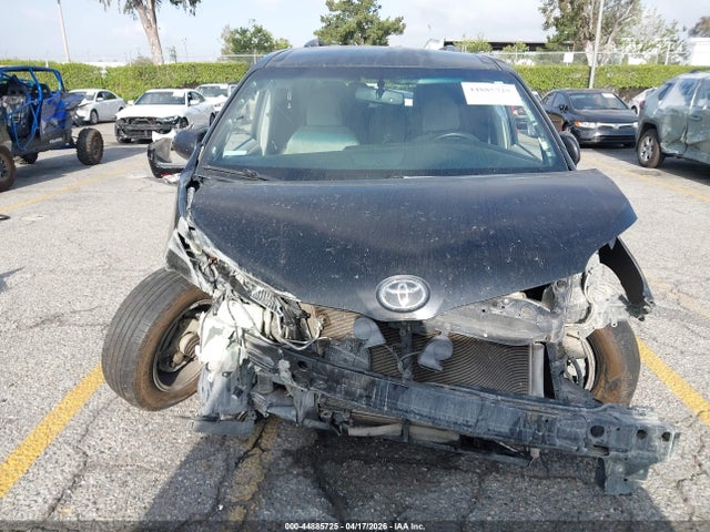 5TDKK3DC7FS616079 Toyota Sienna Le 8 Passenger