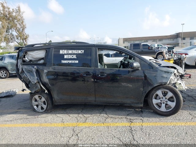 5TDKK3DC7FS616079 Toyota Sienna Le 8 Passenger