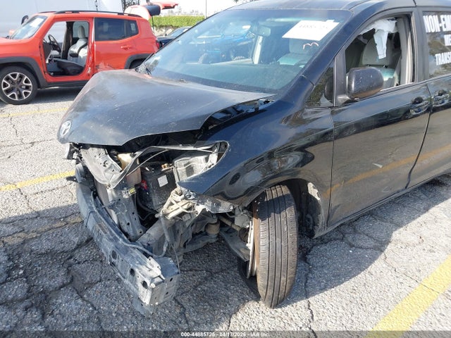5TDKK3DC7FS616079 Toyota Sienna Le 8 Passenger