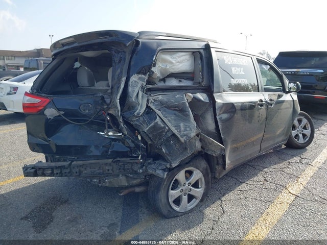 5TDKK3DC7FS616079 Toyota Sienna Le 8 Passenger