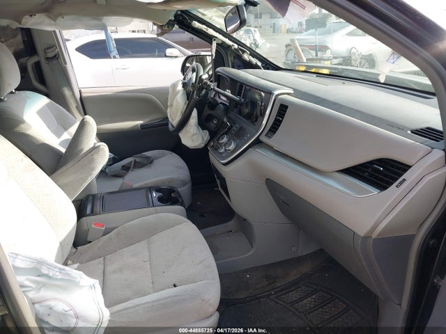 5TDKK3DC7FS616079 Toyota Sienna Le 8 Passenger