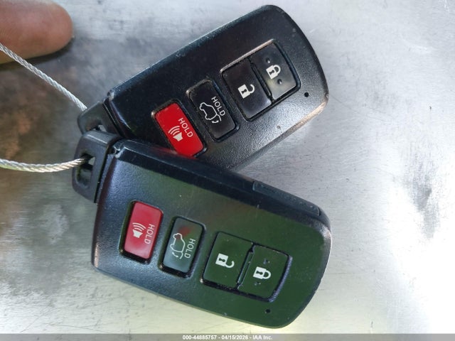 JTMNFREV2HJ712898 Toyota RAV4 SE