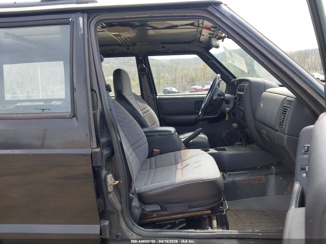 1999 Jeep Cherokee Classic/sport მანქანა იყიდება აუქციონზე, vin: 1J4FF68S5XL530775, აუქციონის ნომერი: 44885758