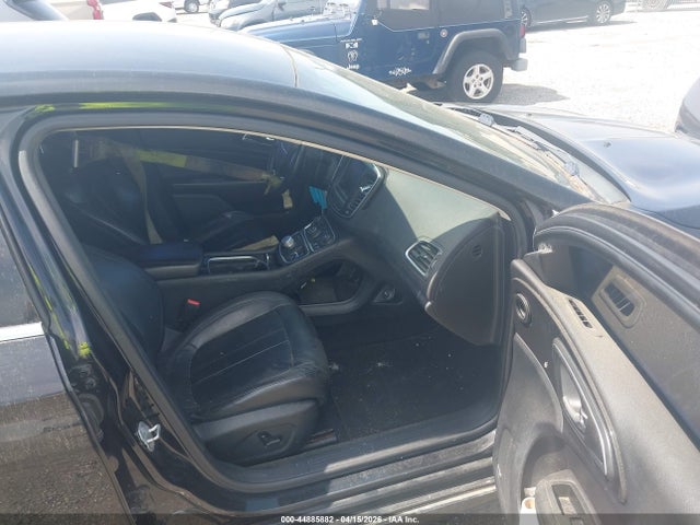 44885882 :رقم المزاد ، 1C3CCCCB2FN527802 vin ، 2015 Chrysler 200 C مزاد بيع