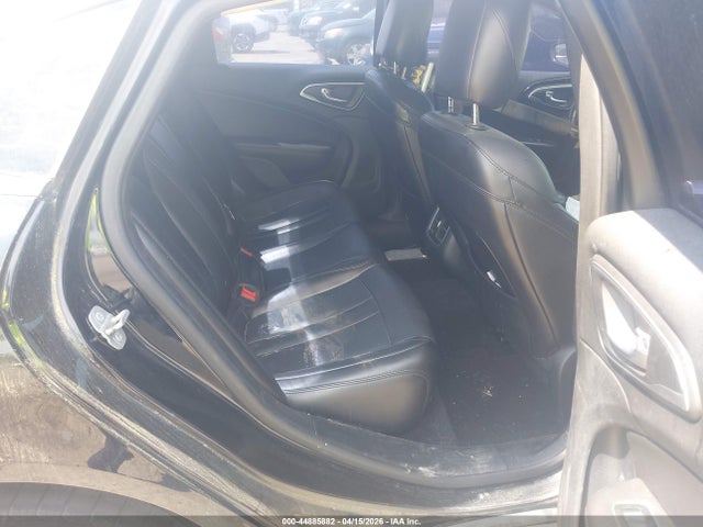 44885882 :رقم المزاد ، 1C3CCCCB2FN527802 vin ، 2015 Chrysler 200 C مزاد بيع