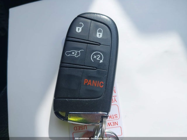 44885884 :رقم المزاد ، 3C4NJDBB6JT360256 vin ، 2018 Jeep Compass Latitude 4x4 مزاد بيع