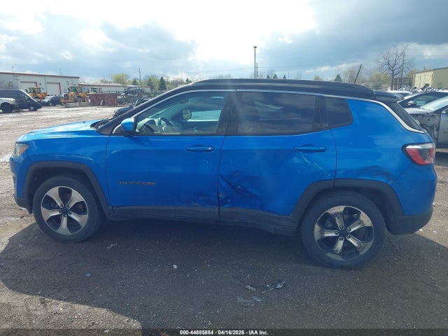 44885884 :رقم المزاد ، 3C4NJDBB6JT360256 vin ، 2018 Jeep Compass Latitude 4x4 مزاد بيع