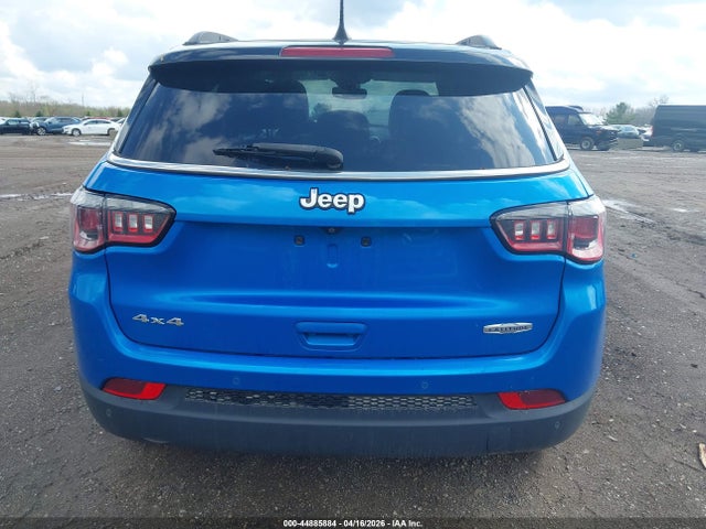 44885884 :رقم المزاد ، 3C4NJDBB6JT360256 vin ، 2018 Jeep Compass Latitude 4x4 مزاد بيع