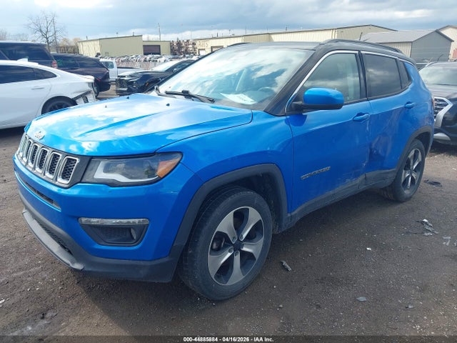 44885884 :رقم المزاد ، 3C4NJDBB6JT360256 vin ، 2018 Jeep Compass Latitude 4x4 مزاد بيع