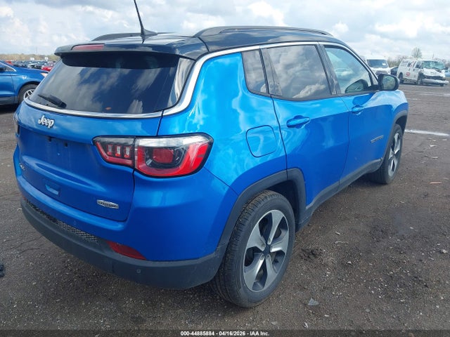 44885884 :رقم المزاد ، 3C4NJDBB6JT360256 vin ، 2018 Jeep Compass Latitude 4x4 مزاد بيع