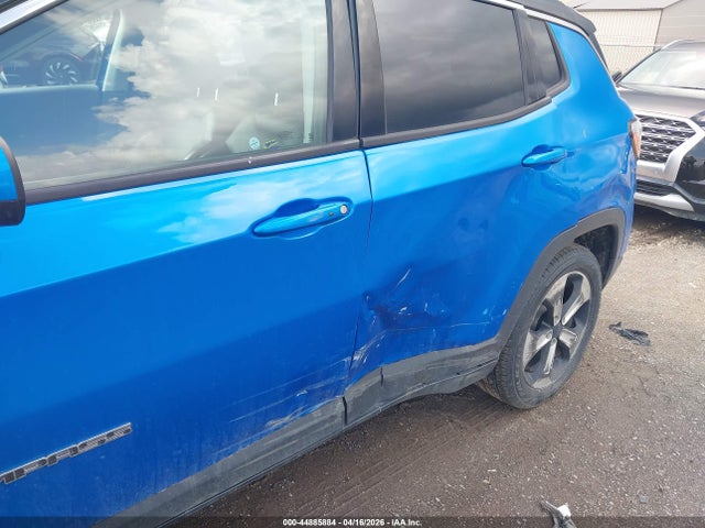 44885884 :رقم المزاد ، 3C4NJDBB6JT360256 vin ، 2018 Jeep Compass Latitude 4x4 مزاد بيع