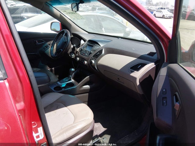 KM8JUCAGXFU978623 Hyundai TUCSON SE