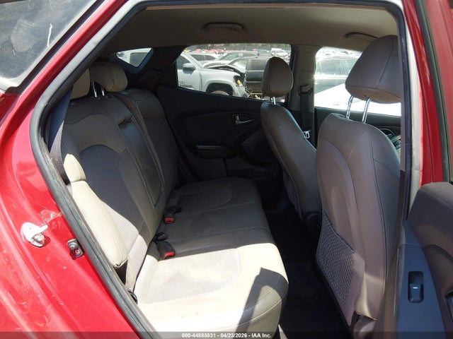 KM8JUCAGXFU978623 Hyundai TUCSON SE