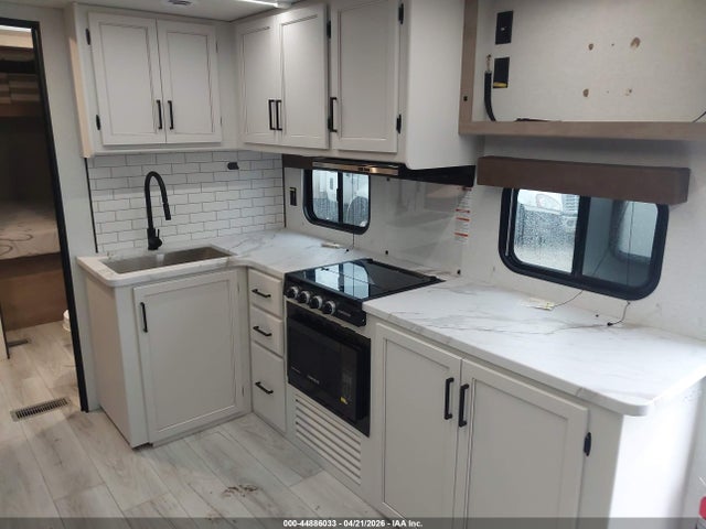 44886033 :رقم المزاد ، 4YDTSGL2XS7101955 vin ، 2025 Salem Springdale مزاد بيع