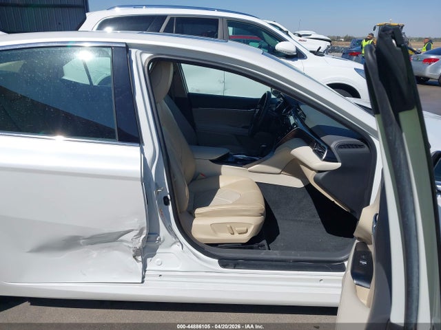 4T1B21HKXJU006716 Toyota Camry Hybrid Xle