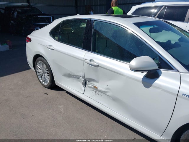 4T1B21HKXJU006716 Toyota Camry Hybrid Xle