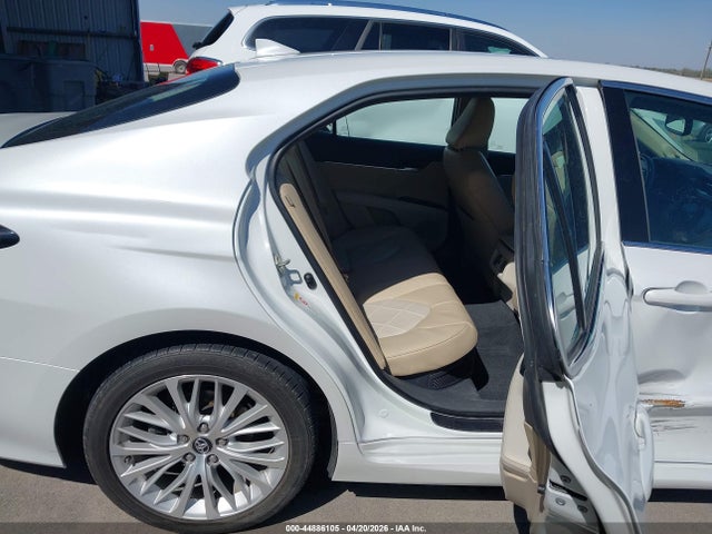 4T1B21HKXJU006716 Toyota Camry Hybrid Xle