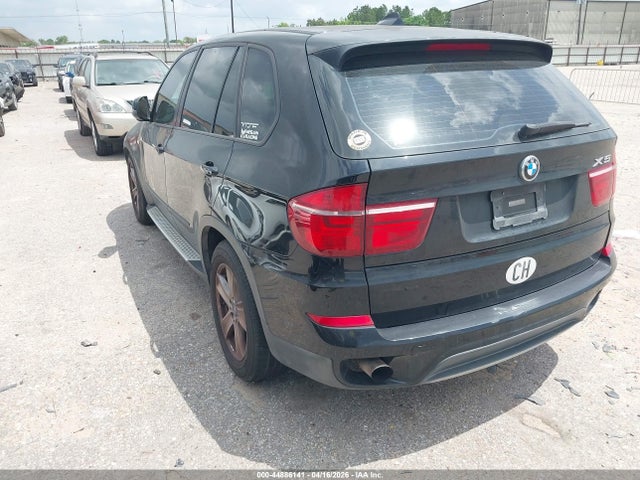 2011 BMW X5 5UXZV4C51BL408837 Photo 2