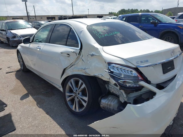 Продаж на аукціоні авто 2018 Mercedes-benz C 300, vin: 55SWF4JB9JU243775, номер лоту: 44886168