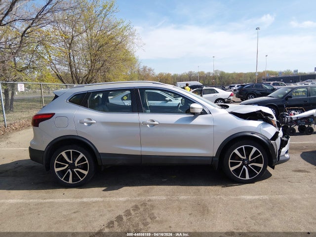 2017 Nissan Rogue Sport Sl მანქანა იყიდება აუქციონზე, vin: JN1BJ1CRXHW142440, აუქციონის ნომერი: 44886189