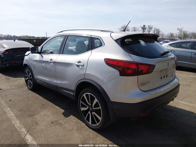 2017 Nissan Rogue Sport Sl მანქანა იყიდება აუქციონზე, vin: JN1BJ1CRXHW142440, აუქციონის ნომერი: 44886189