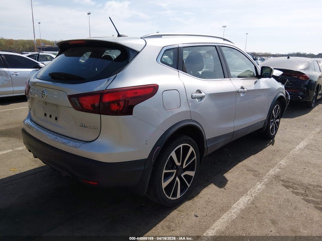 2017 Nissan Rogue Sport Sl მანქანა იყიდება აუქციონზე, vin: JN1BJ1CRXHW142440, აუქციონის ნომერი: 44886189