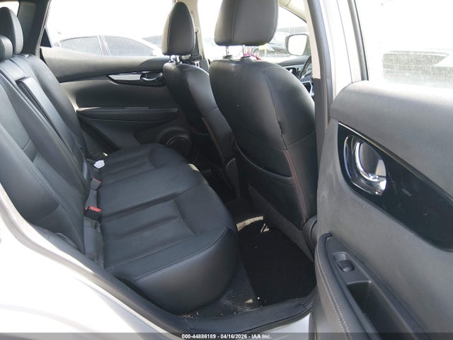 2017 Nissan Rogue Sport Sl მანქანა იყიდება აუქციონზე, vin: JN1BJ1CRXHW142440, აუქციონის ნომერი: 44886189