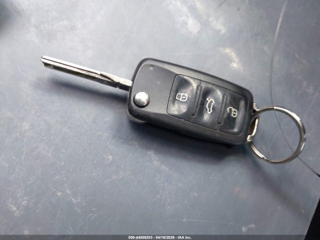 Продажа на аукционе авто 2013 Volkswagen Beetle 2.5l, vin: 3VWJX7AT3DM605101, номер лота: 44886203