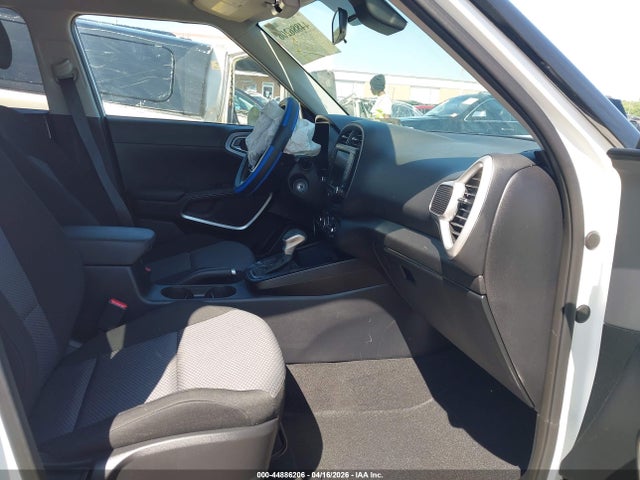 44886206 :رقم المزاد ، KNDJ23AU5P7847406 vin ، 2023 Kia Soul Lx مزاد بيع