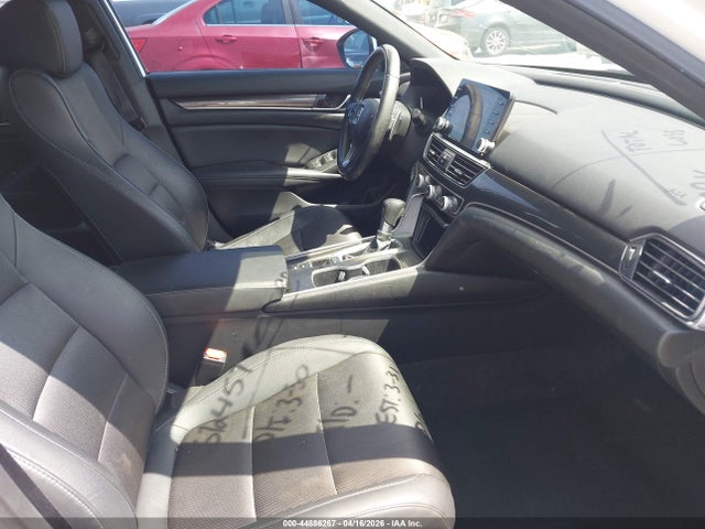 1HGCV1F30KA132731 Honda Accord Sport