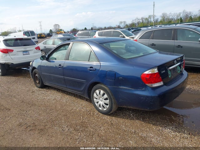2005 TOYOTA CAMRY 4T1BE32K75U100327 Photo 2
