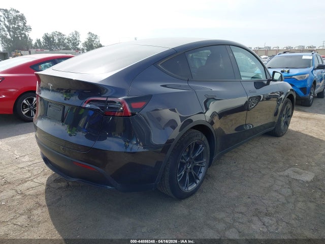 2025 TESLA MODEL Y 7SAYGDED3SF218443 Photo 3