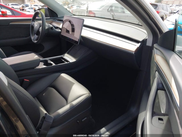 2025 TESLA MODEL Y 7SAYGDED3SF218443 Photo 4