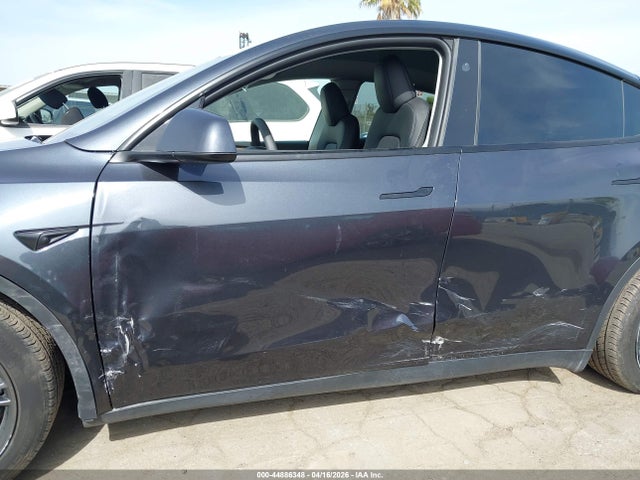 2025 TESLA MODEL Y 7SAYGDED3SF218443 Photo 5