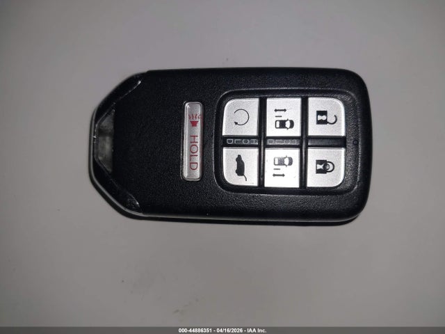 44886351 :رقم المزاد ، 5FNRL6H88RB058688 vin ، 2024 Honda Odyssey Touring مزاد بيع