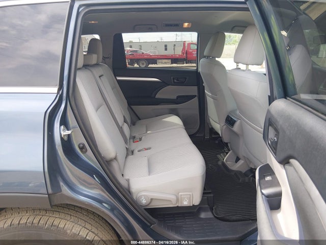 44886374 :رقم المزاد ، 5TDBZRFH3JS907369 vin ، 2018 Toyota Highlander Le مزاد بيع