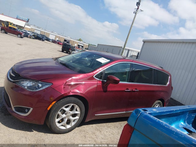 Продажа на аукционе авто 2017 Chrysler Pacifica Touring-l, vin: 2C4RC1BG1HR509191, номер лота: 44886389
